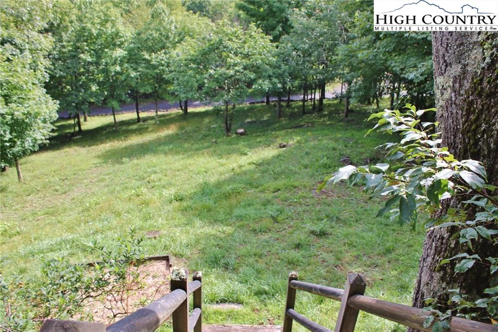 Image number 19 for the current listing