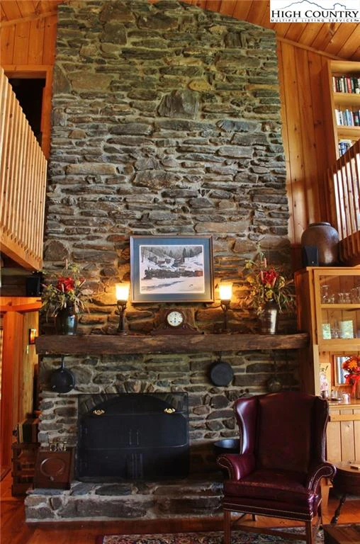 Image number 30 for the current listing