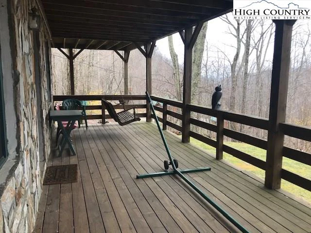 Image number 14 for the current listing