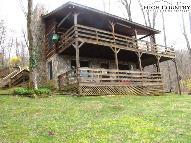 Image number 17 for the current listing