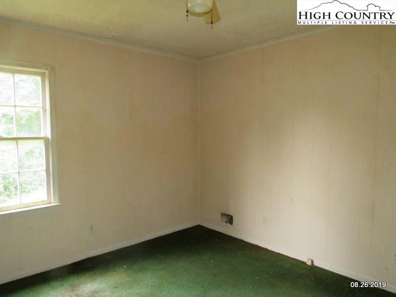 Image number 11 for the current listing