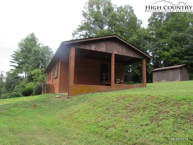 Image number 18 for the current listing