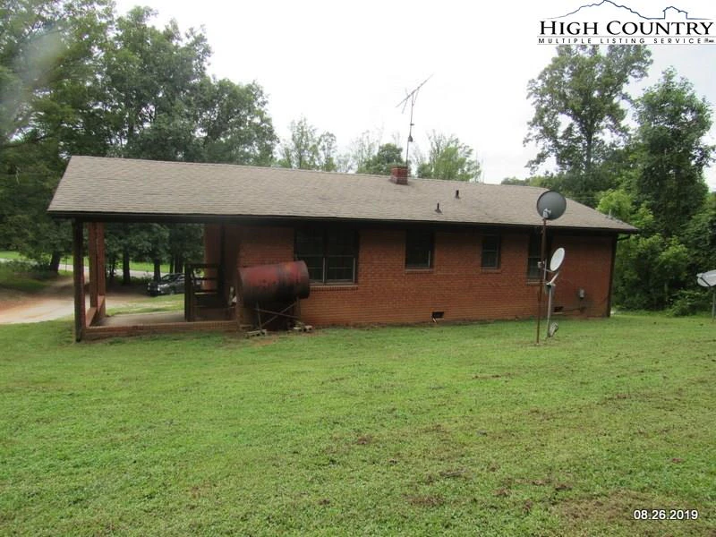 Image number 17 for the current listing