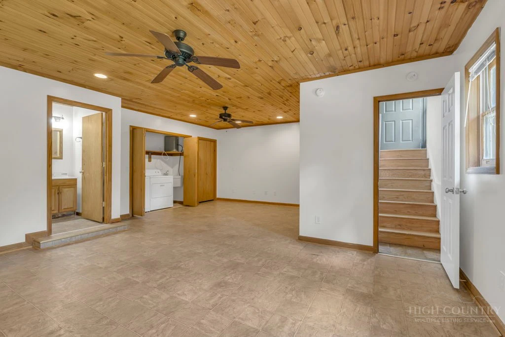 Image number 20 for the current listing
