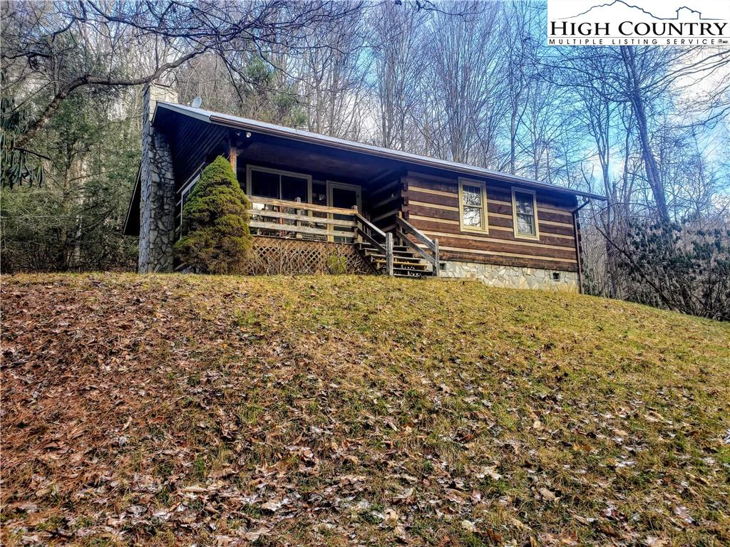 Image number 1 for the current listing