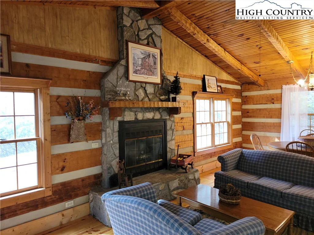 Image number 22 for the current listing