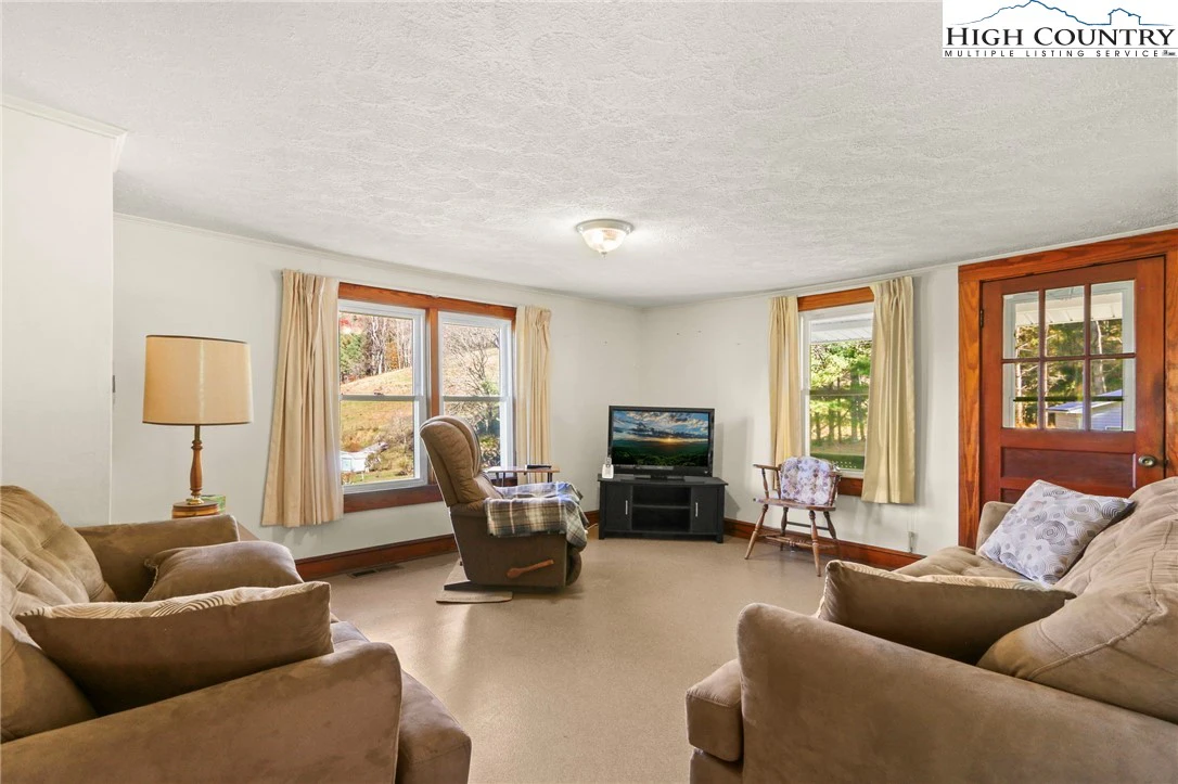 Image number 7 for the current listing