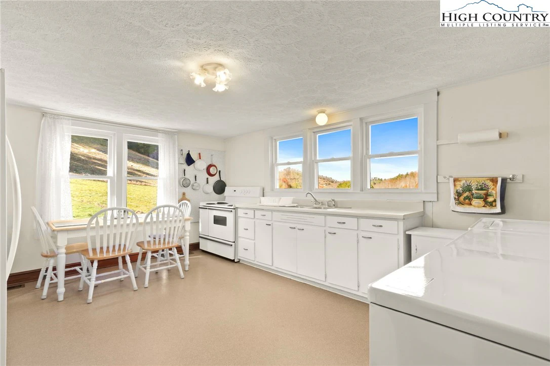 Image number 10 for the current listing