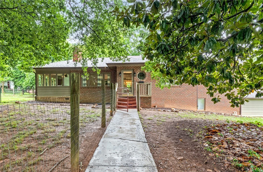 Image number 2 for the current listing
