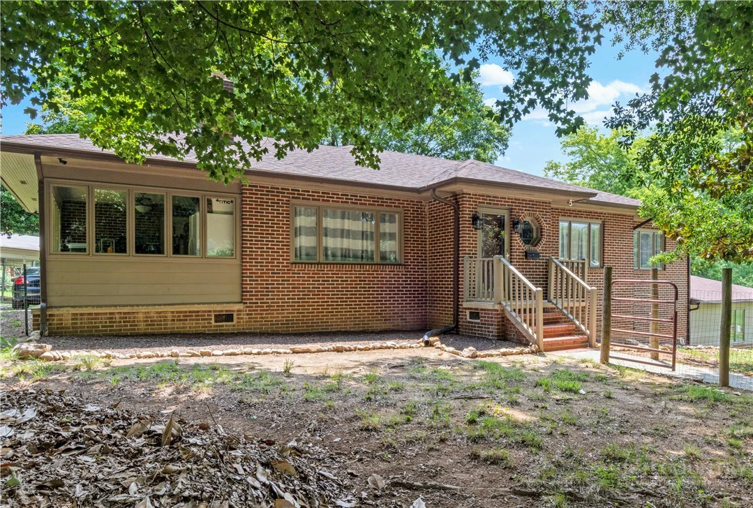 Image number 1 for the current listing