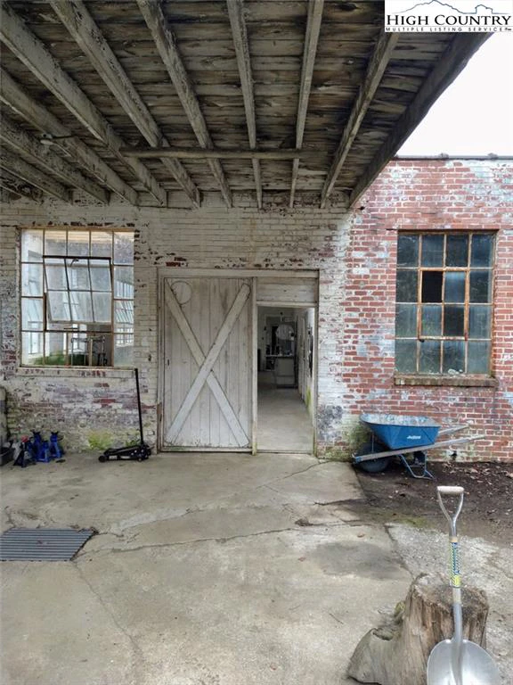 Image number 11 for the current listing