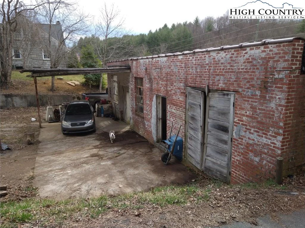 Image number 12 for the current listing