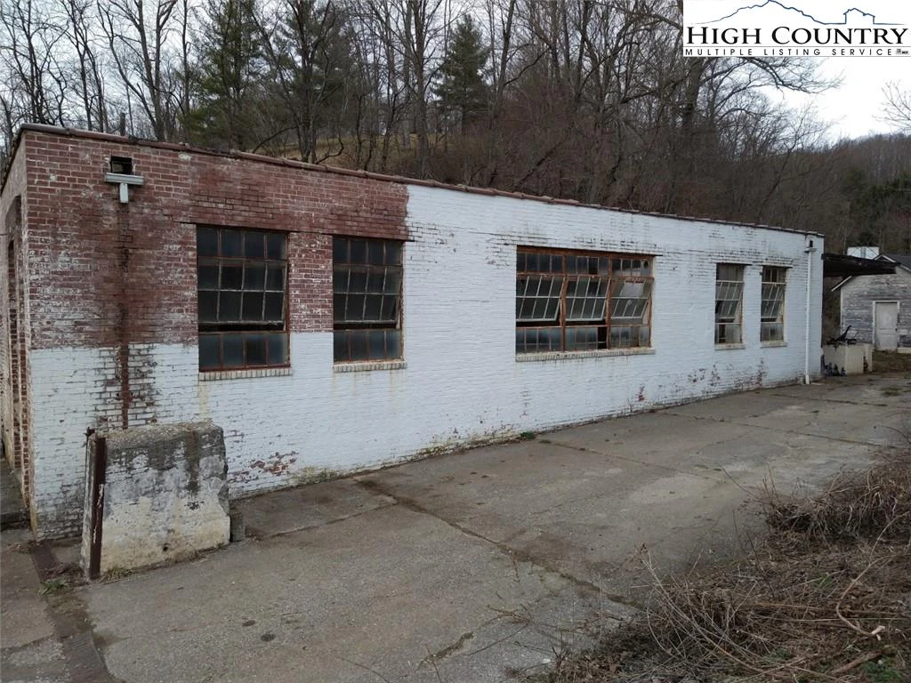 Image number 9 for the current listing