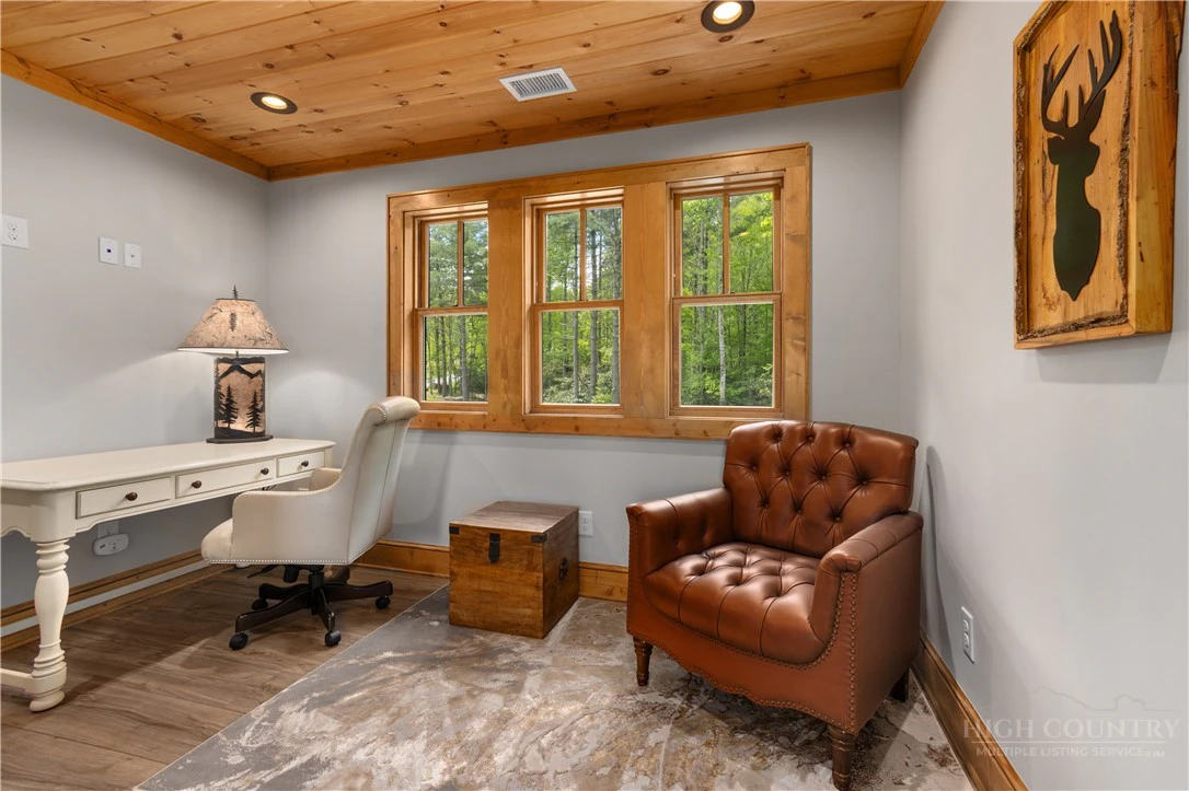 Image number 6 for the current listing