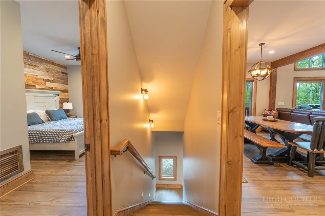 Image number 7 for the current listing