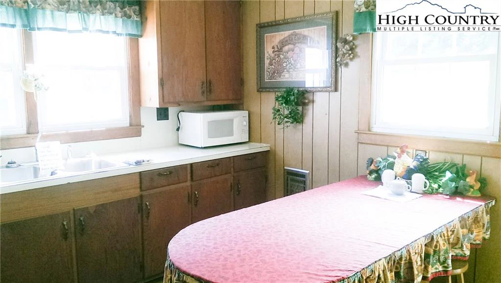 Image number 14 for the current listing