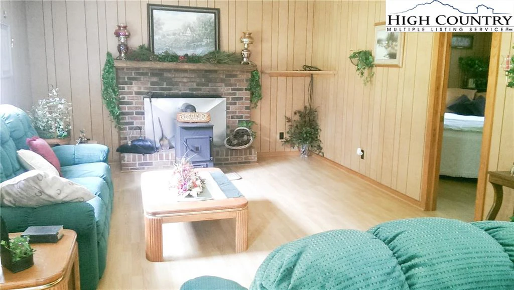 Image number 4 for the current listing