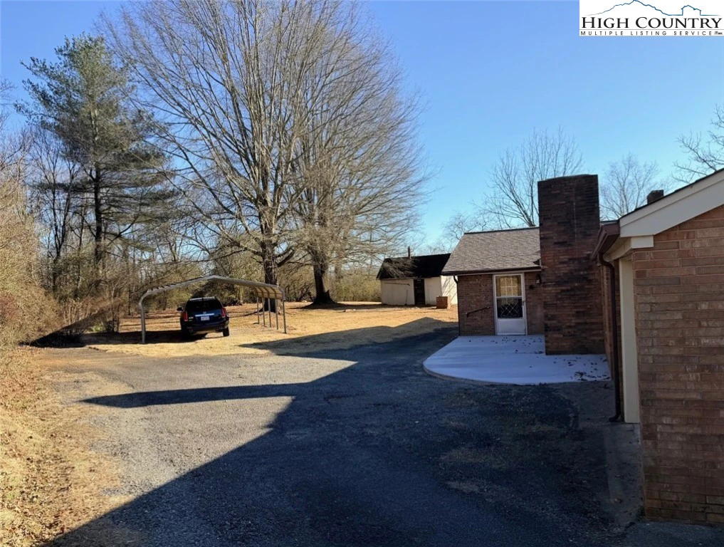 Image number 21 for the current listing