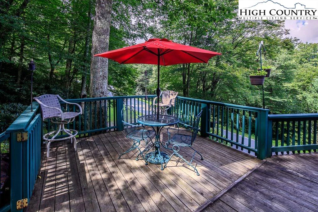 Image number 1 for the current listing