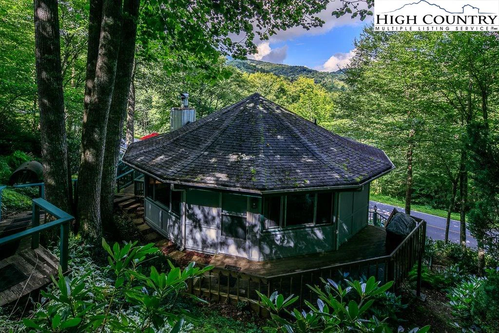 Image number 3 for the current listing