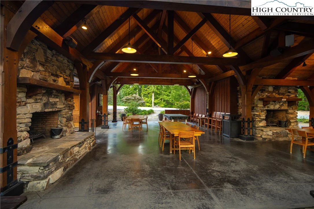 Image number 2 for the current listing