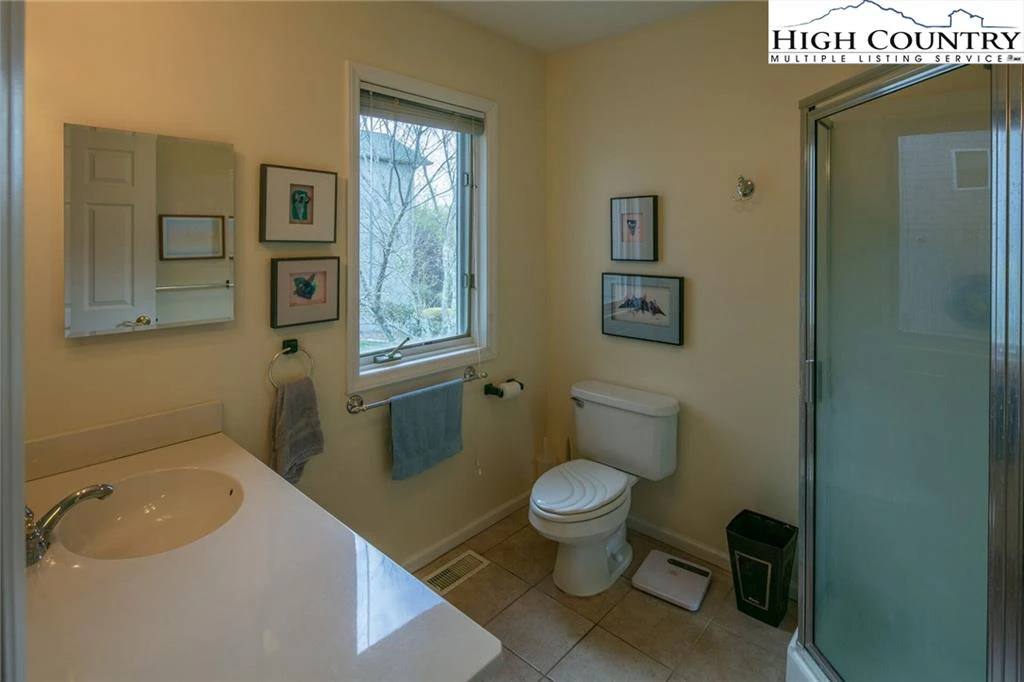 Image number 6 for the current listing