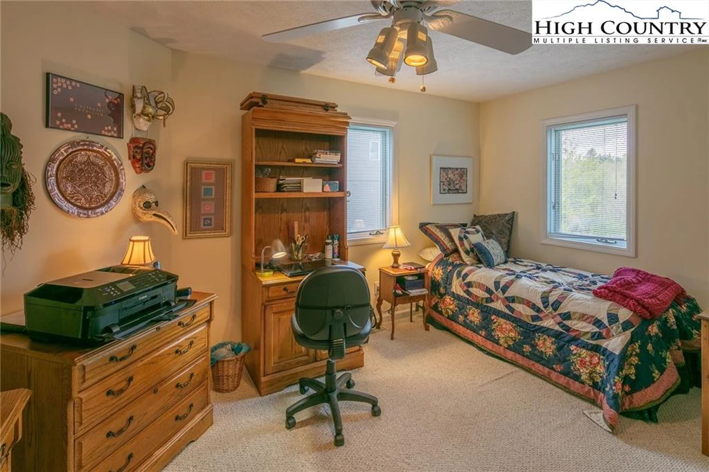Image number 7 for the current listing