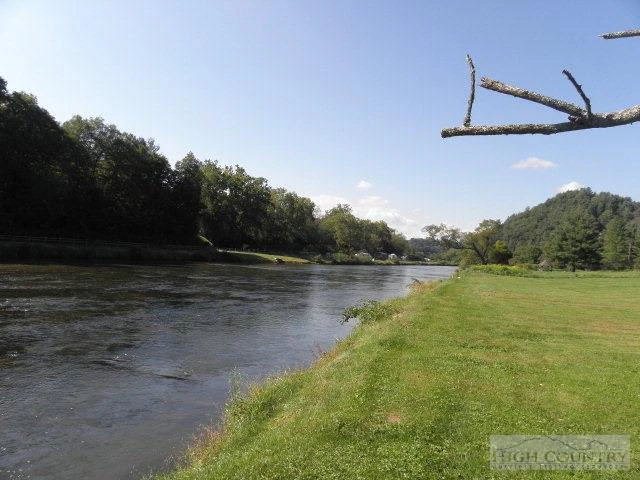 Image number 8 for the current listing
