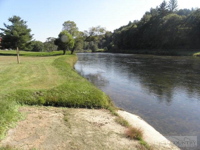 Image number 12 for the current listing