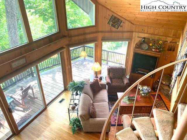 Image number 5 for the current listing