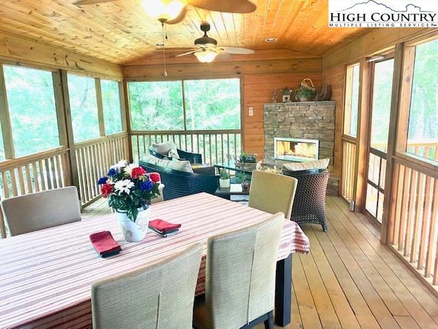 Image number 2 for the current listing