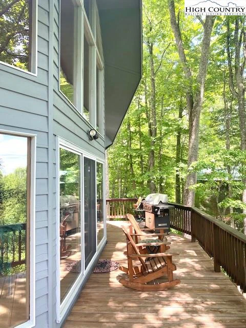 Image number 17 for the current listing