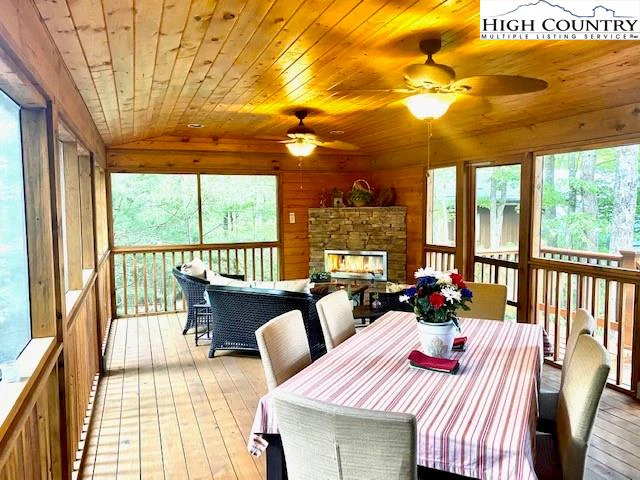 Image number 21 for the current listing