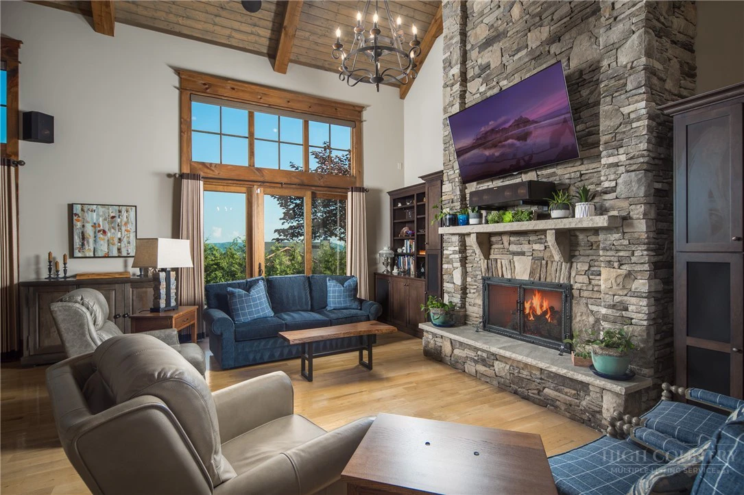 Image number 2 for the current listing