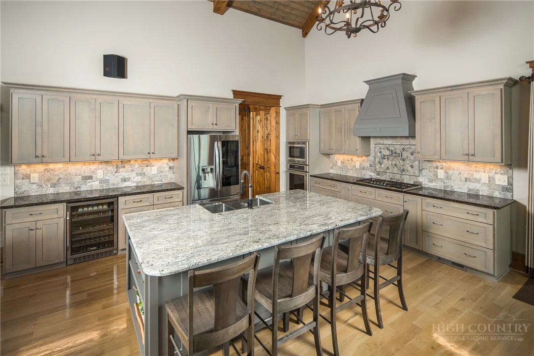 Image number 7 for the current listing