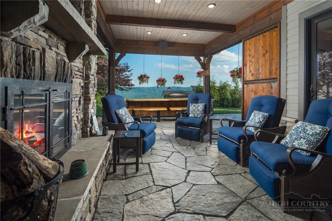 Image number 10 for the current listing