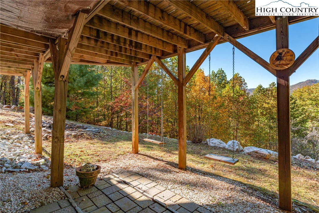 Image number 13 for the current listing