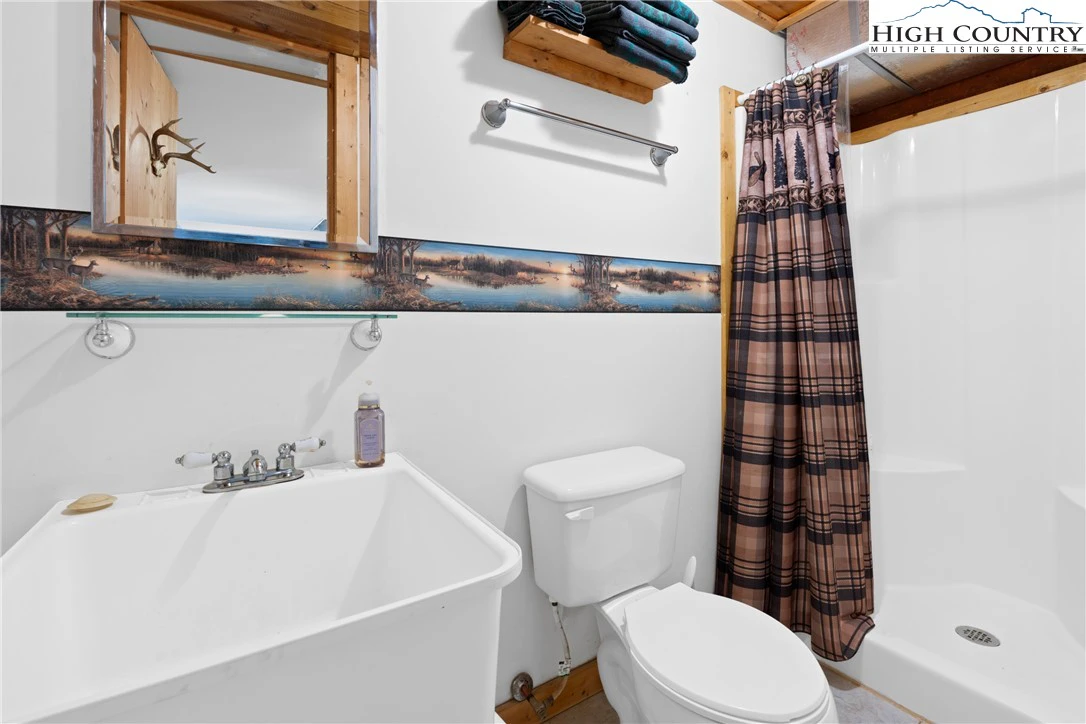 Image number 12 for the current listing