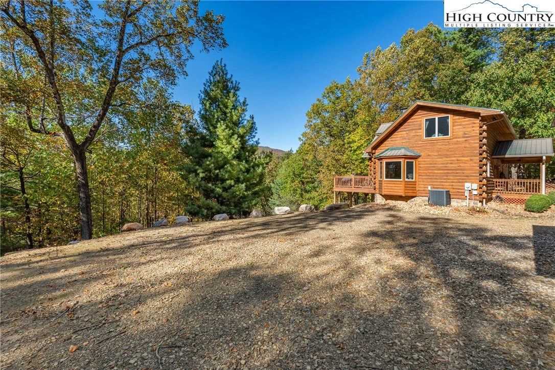 Image number 19 for the current listing