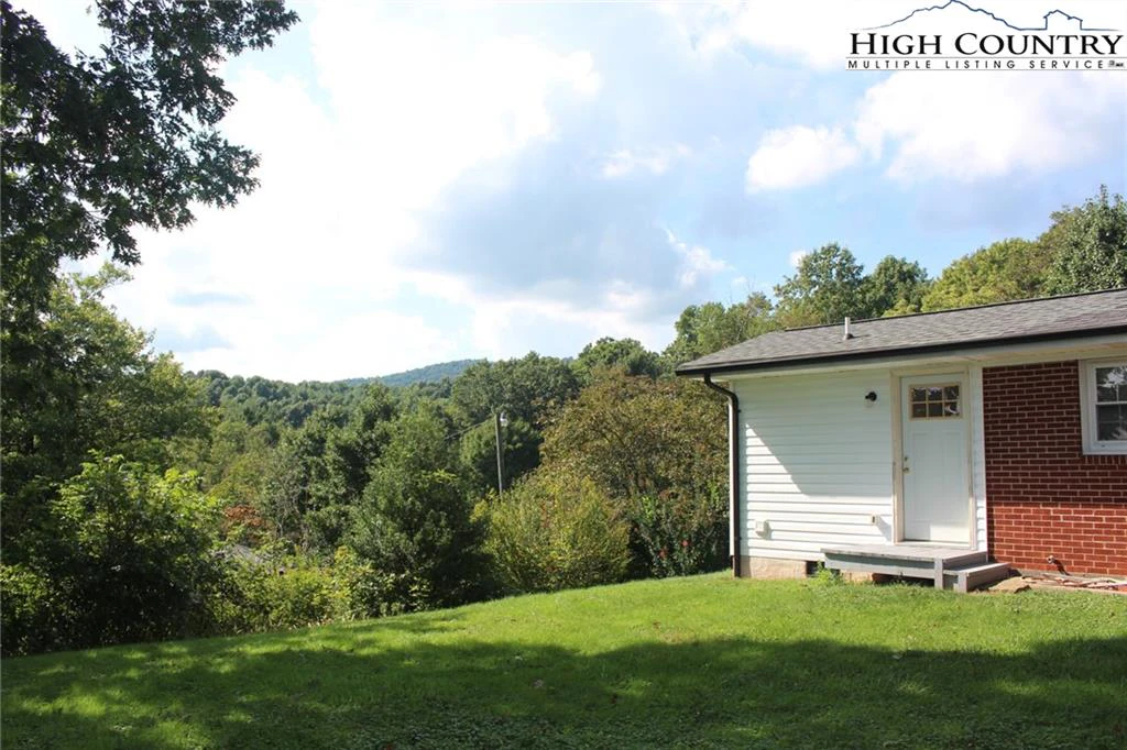 Image number 8 for the current listing