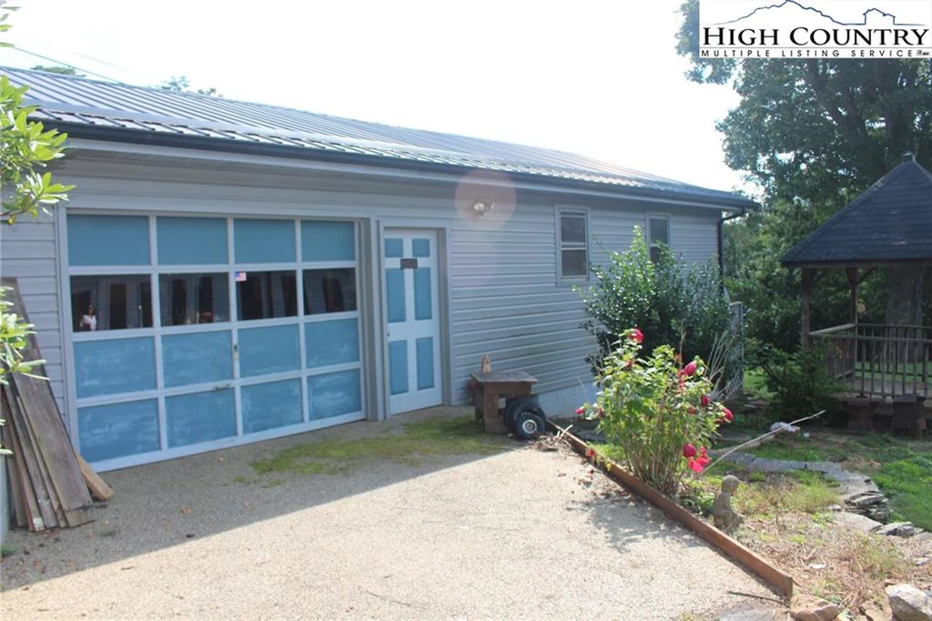 Image number 5 for the current listing