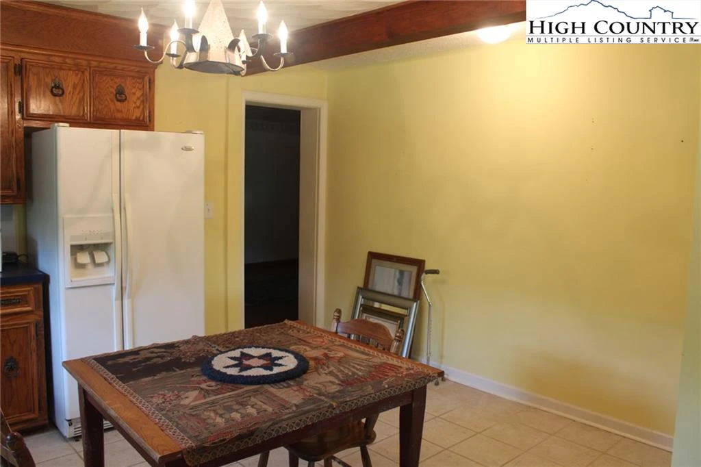 Image number 21 for the current listing