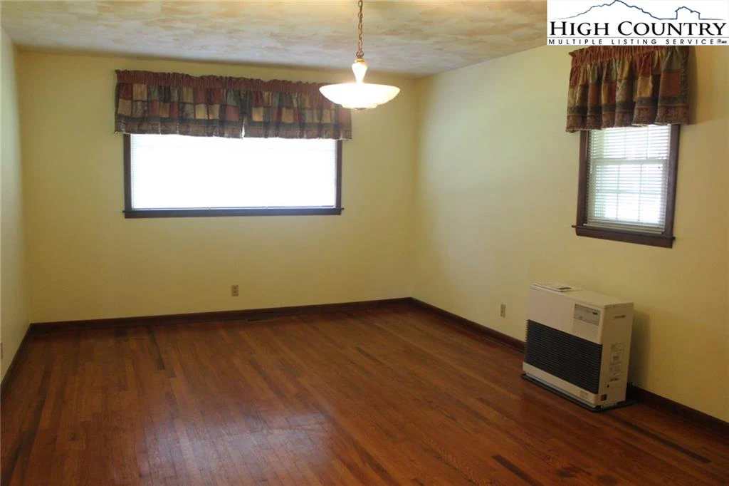 Image number 20 for the current listing