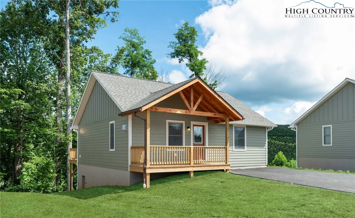 Image number 1 for the current listing