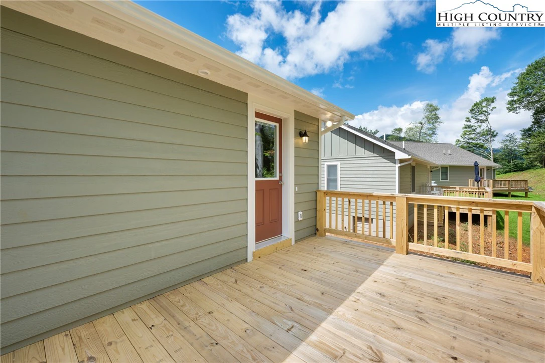 Image number 4 for the current listing