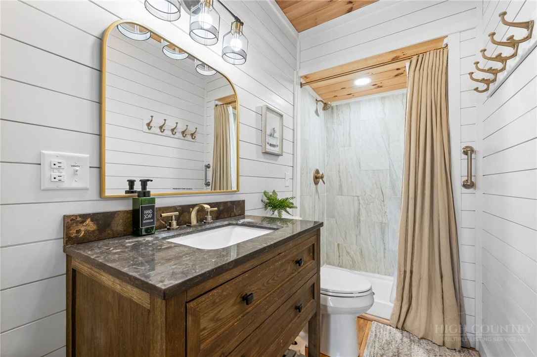 Image number 6 for the current listing