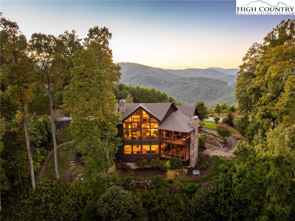 Image number 18 for the current listing