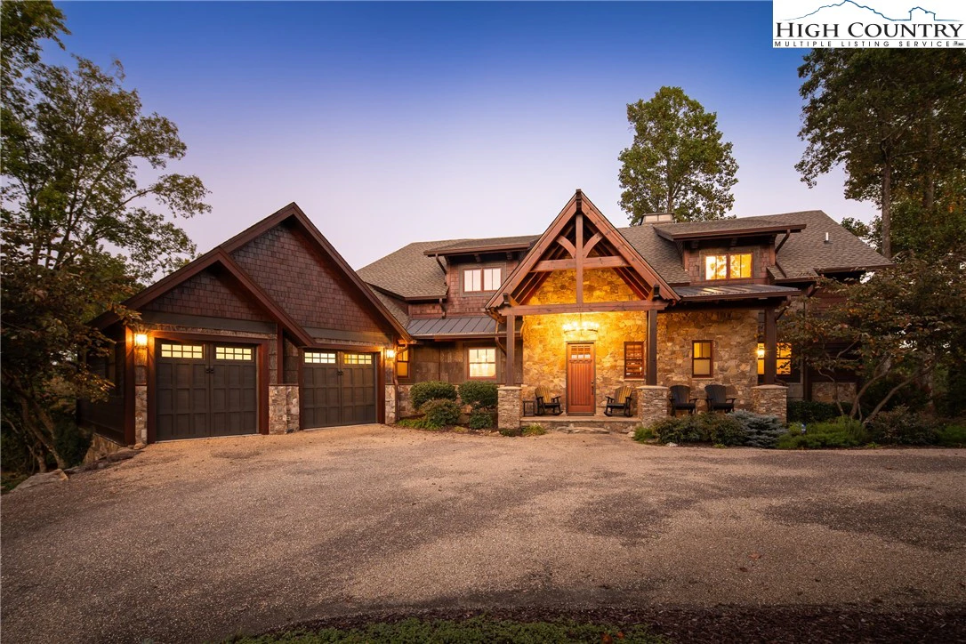 Image number 19 for the current listing