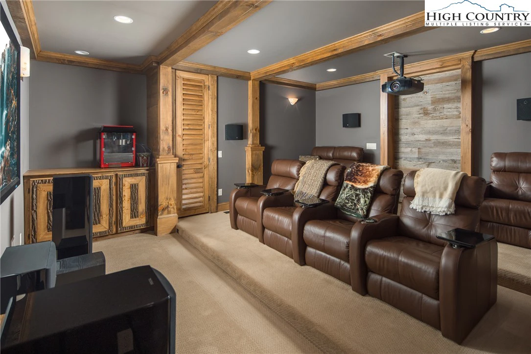 Image number 5 for the current listing