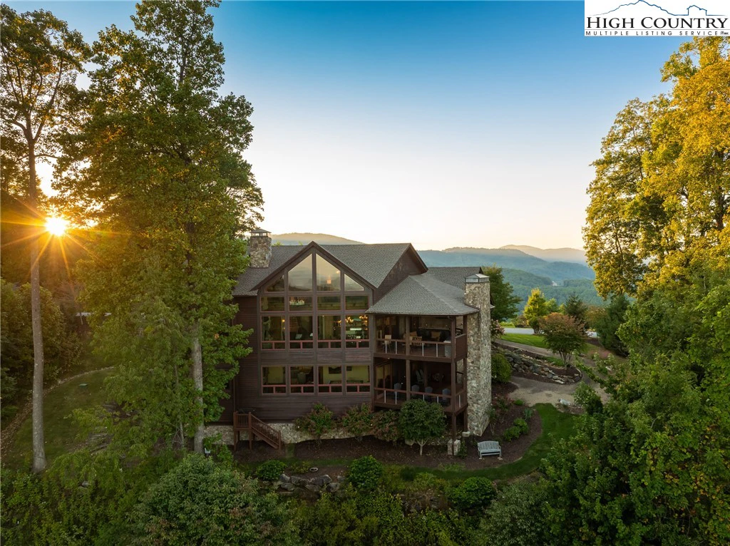 Image number 13 for the current listing